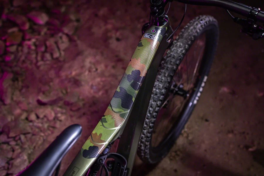 Muc-Off DH/Enduro/Trail Frame Protection Kit - 45-Piece Kit - Camo - Image 4