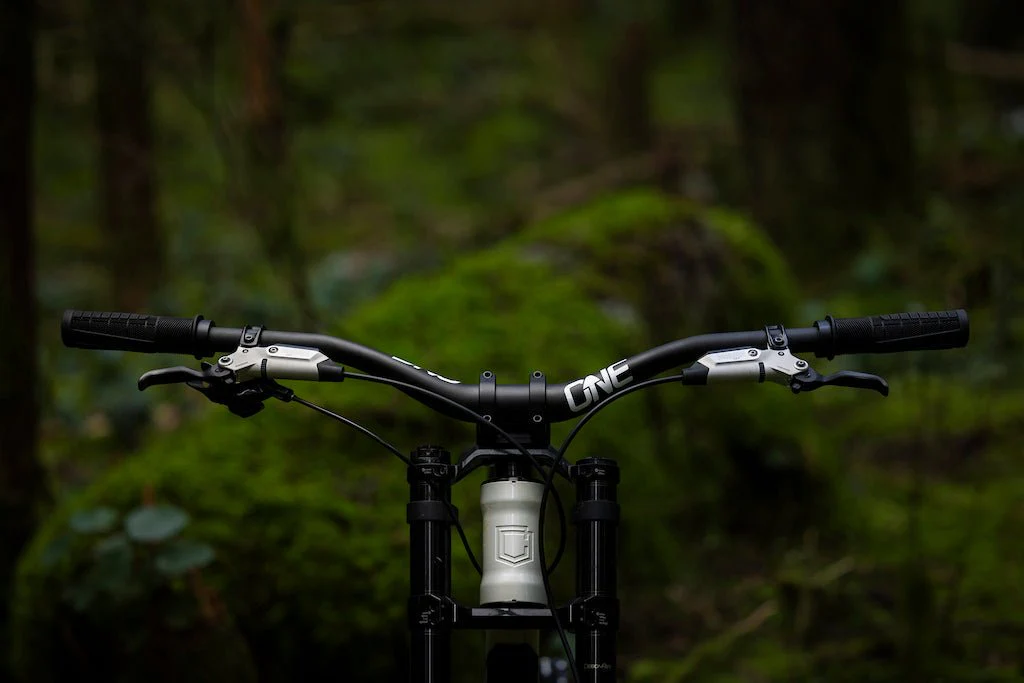 OneUp Components V2 Carbon Handlebar - Image 2